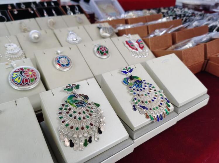 多彩贵州带来的非物质文化遗产——屯堡银饰