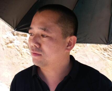 平和县九峰镇教师家族霸占农民耕地做自家祖坟